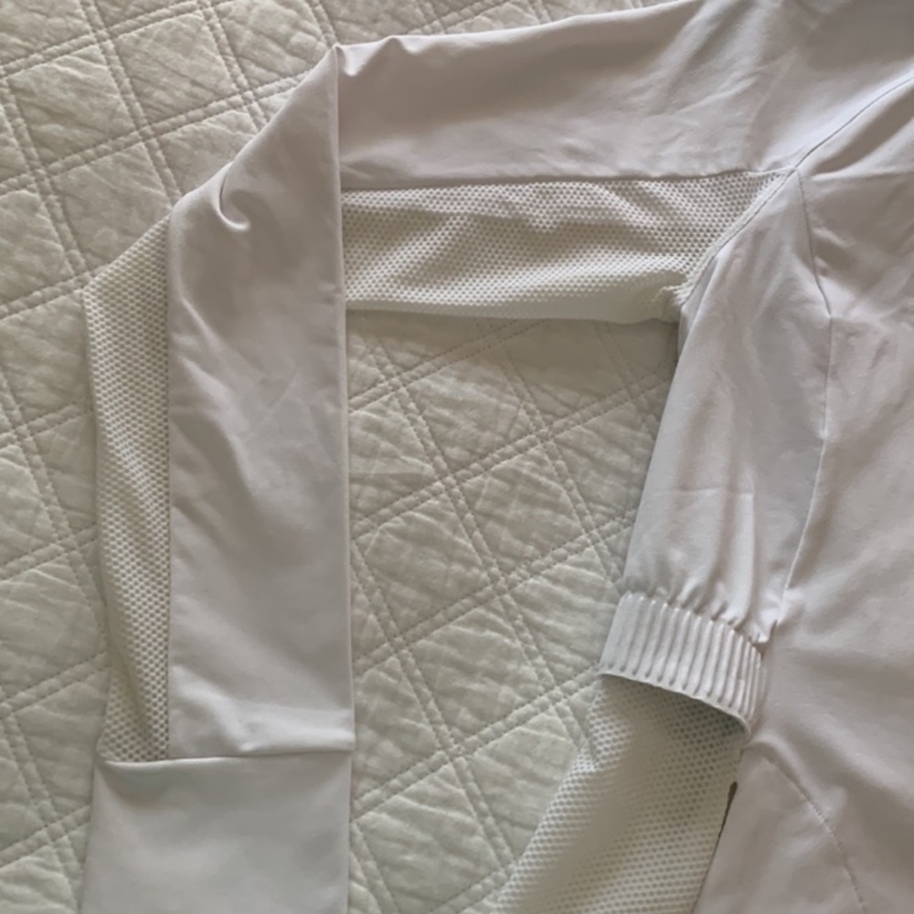 FABLETICS Performance Jacket Size Medium - Picture 9 of 9